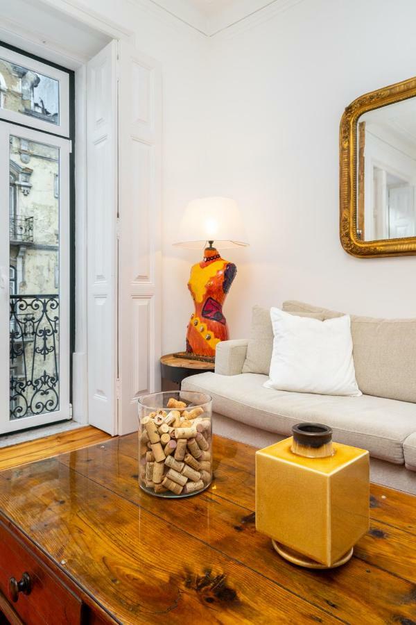 4 Bedroom Apartment On The City Center ลิสบอน ภายนอก รูปภาพ