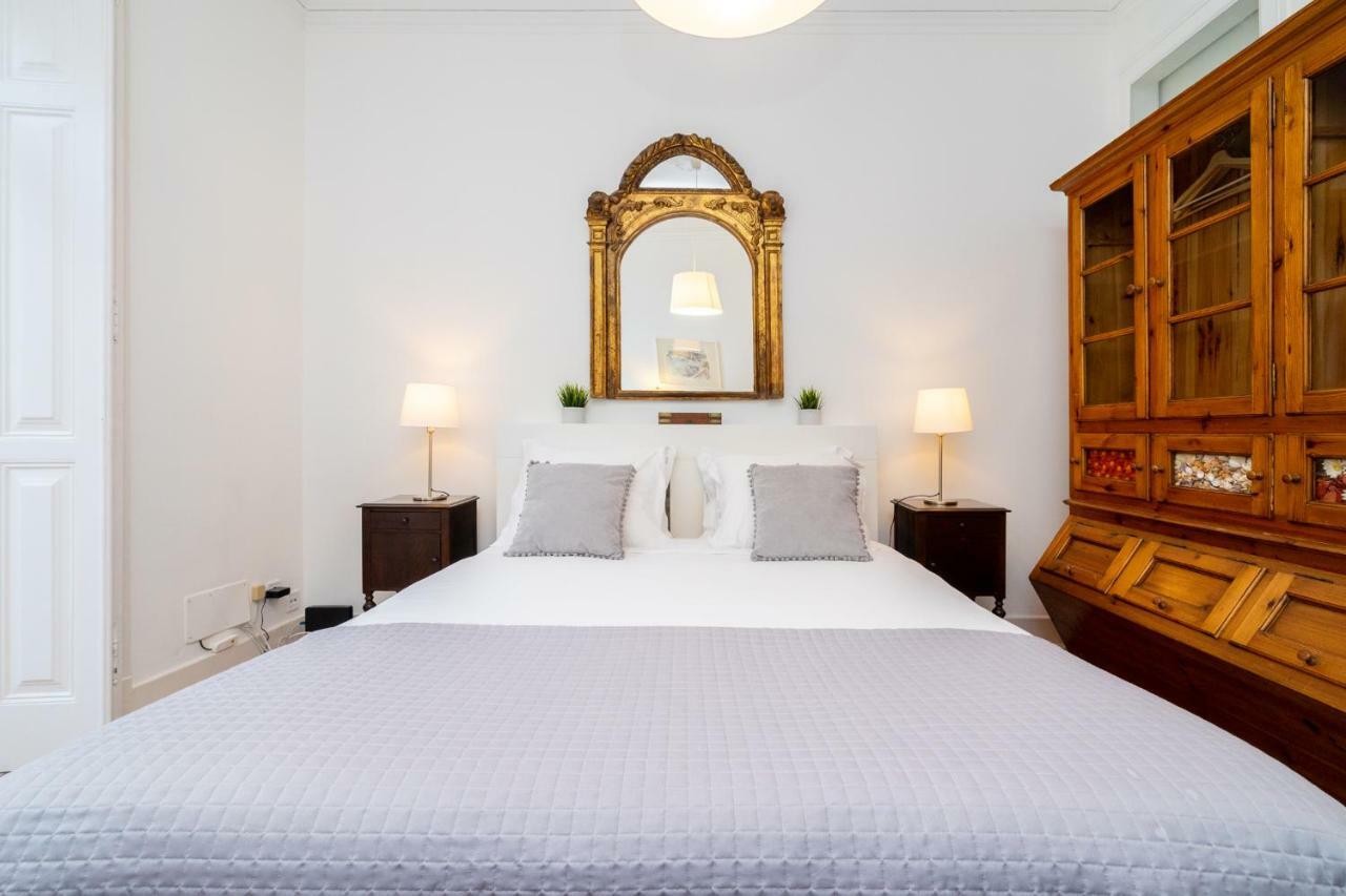 4 Bedroom Apartment On The City Center ลิสบอน ภายนอก รูปภาพ