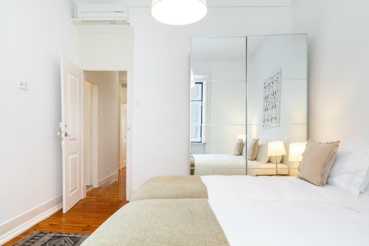 4 Bedroom Apartment On The City Center ลิสบอน ภายนอก รูปภาพ